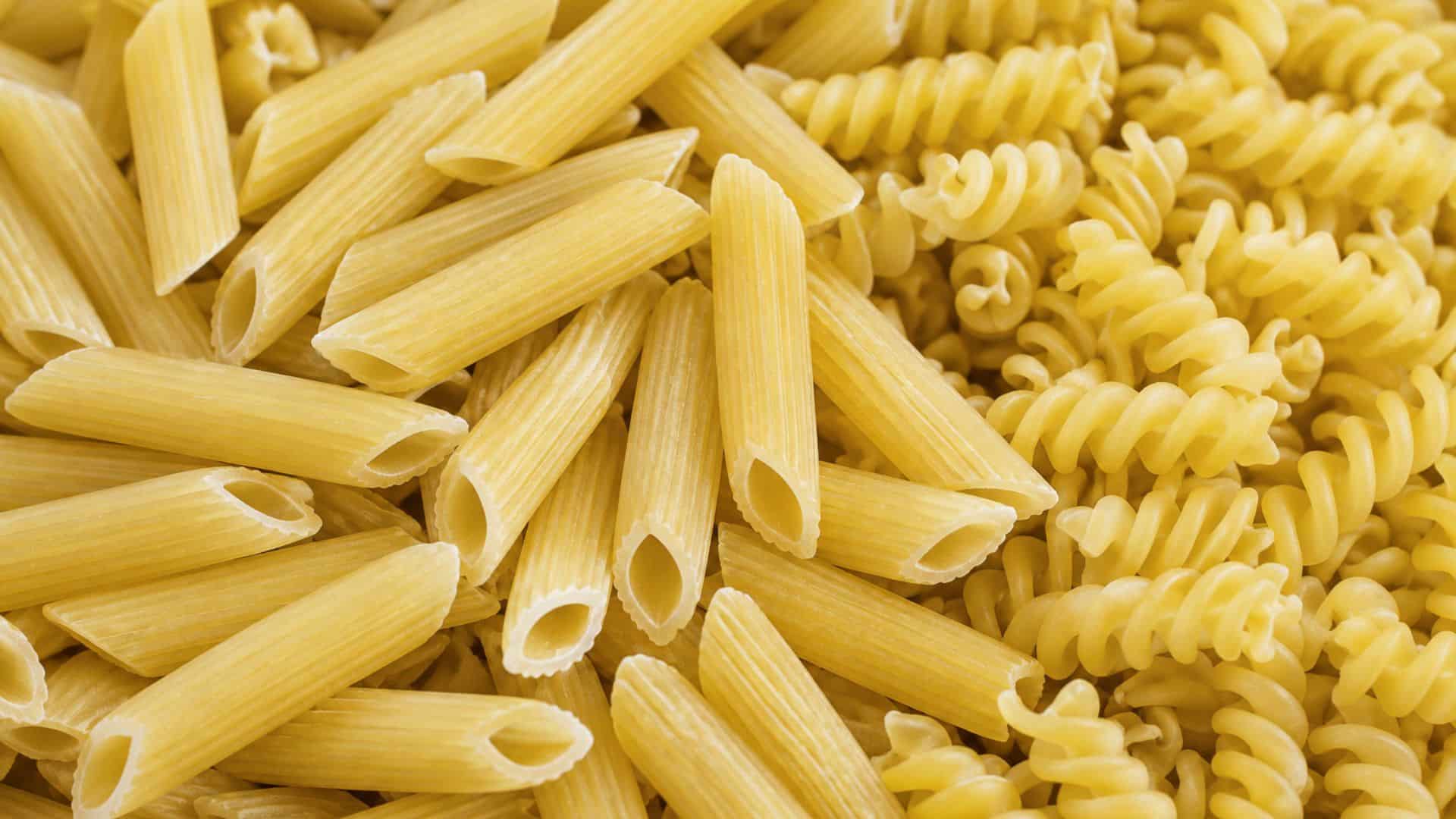 Pasta secca da controllare per individuare la presenza di tarme alimentari