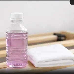 bottiglia di alcol detergente