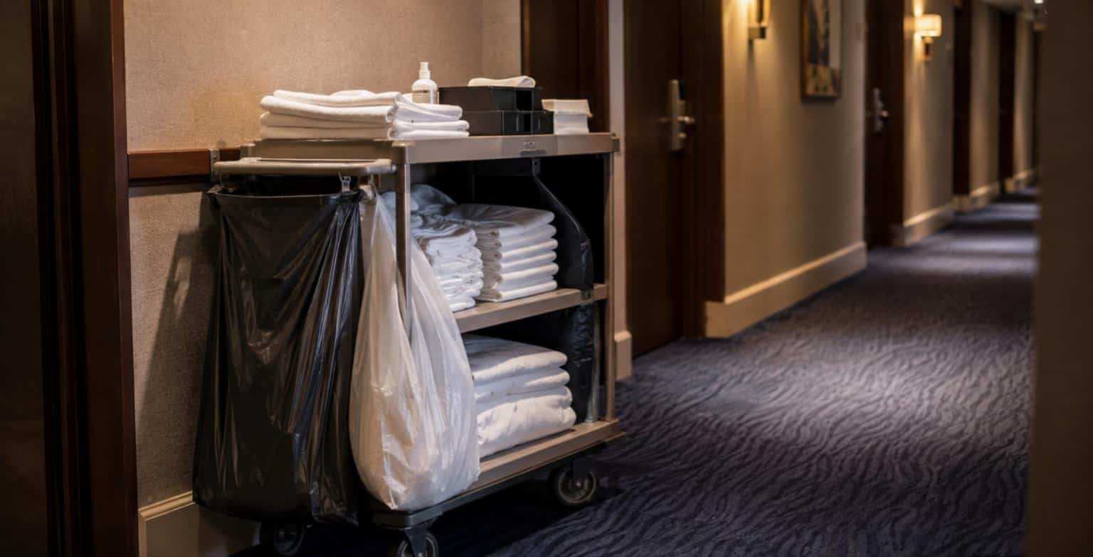 Carrello della biancheria in una struttura ricettiva, vettore di diffusione delle cimici